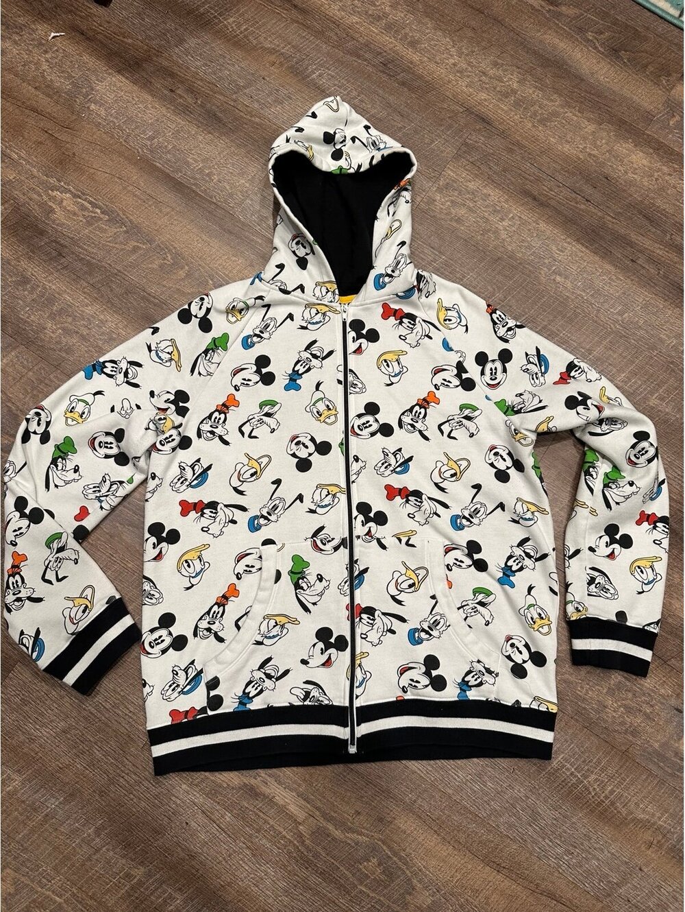 Disney Character Zip-Up Hoodie – Mickey, Donald, Goofy & Friends size Large
